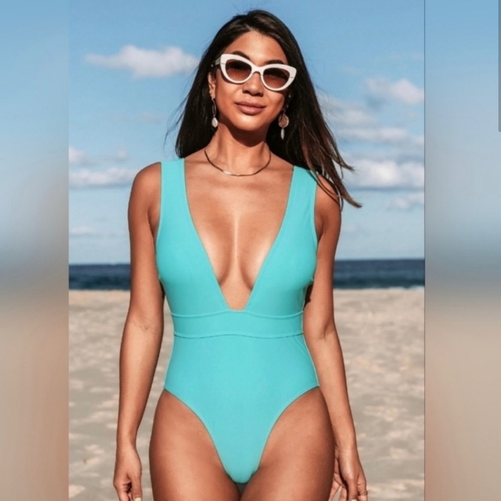 MOVING SALE!! NWT Cupshe Saint Tropez Plunge Wide Straps One Piece